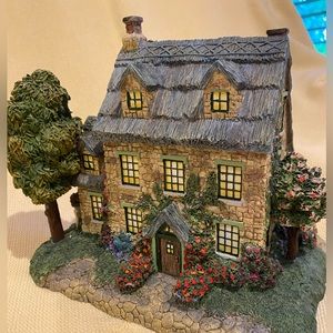 House by Hawthorne Village